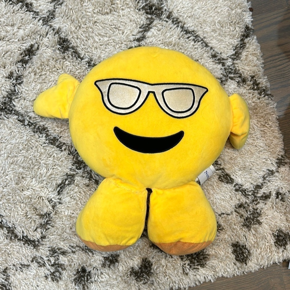 Plush pillow